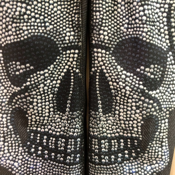 Scull Leggings by Zara Terez  ZT Performance - Picture 7 of 14